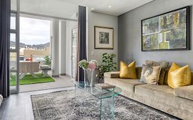 Backup-Powered Classic Luxury Apartment