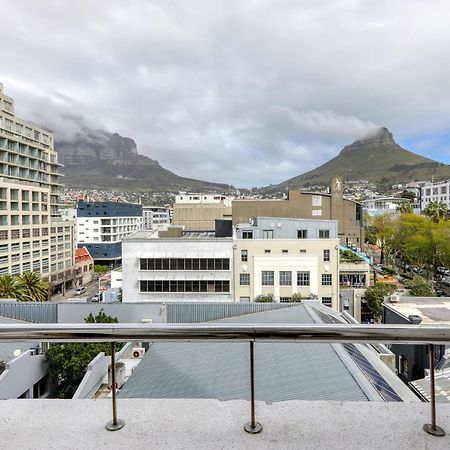 Backup-Powered Classic Luxury Apartment Kaapstad Buitenkant foto