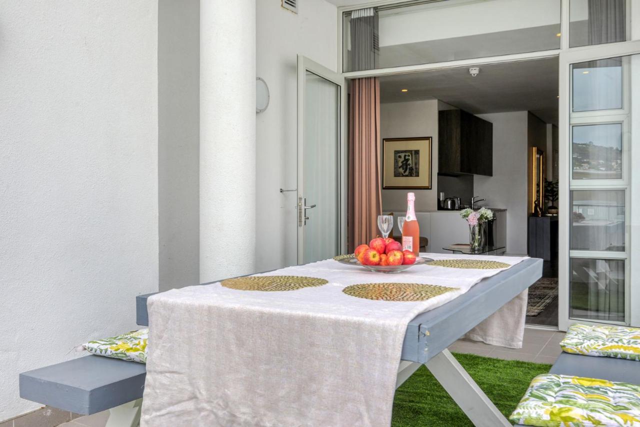 Backup-Powered Classic Luxury Apartment Kaapstad Buitenkant foto