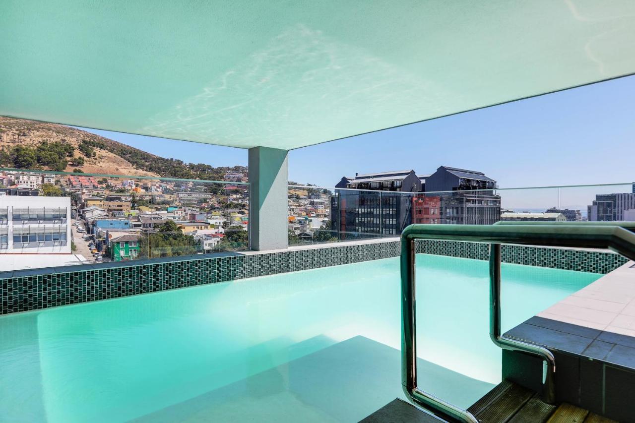 Backup-Powered Classic Luxury Apartment Kaapstad Buitenkant foto