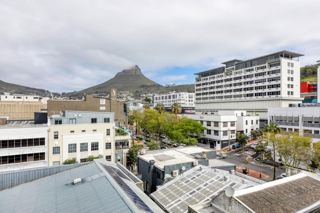 Backup-Powered Classic Luxury Apartment Kaapstad Buitenkant foto